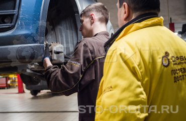 Осмотр тормозной системы Мазда CX5 (подробные фото)