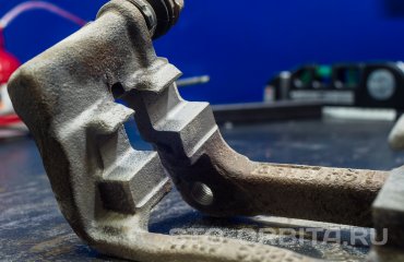 Замена задних тормозных колодок и дисков Мазда 6 (подробные фото)